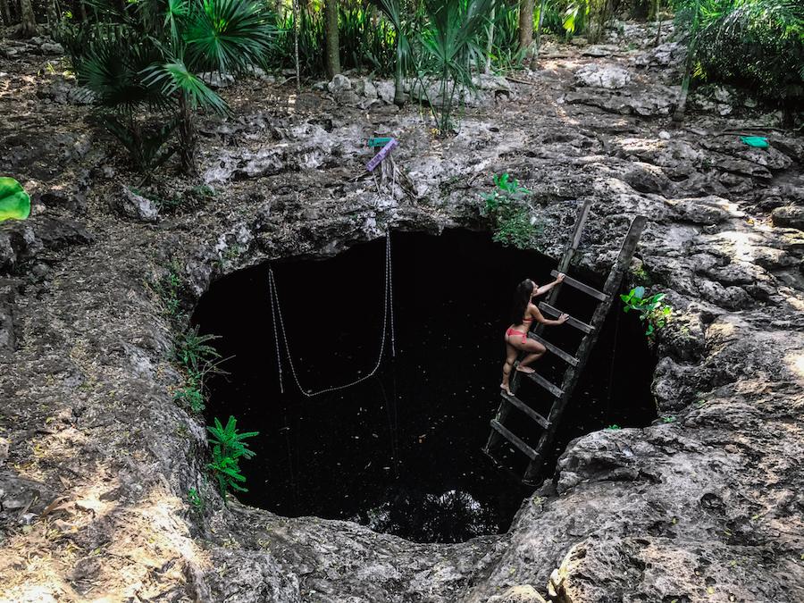 Meksika cenote calavera