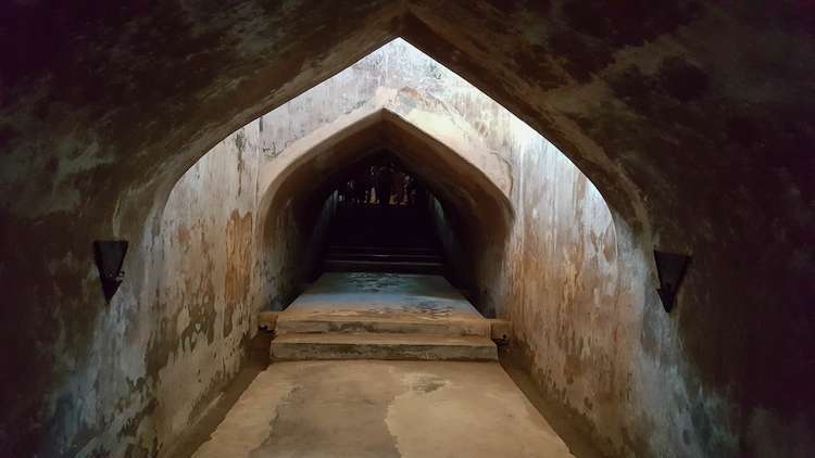 yogyakarta underground mosque